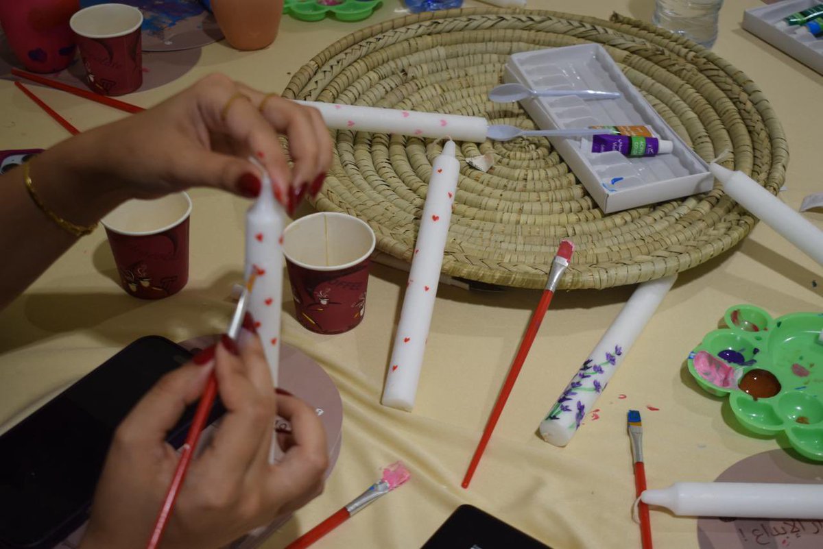 ✨كانت لنا تجربة فنية مُلهمة يوم الثلاثاء الموافق ١٨/١١/٢٠٢٥.
لحظات مليئة بالشغف في ورشة جمعت تلوين الشموع وتشكيل وتلوين الفخار. في أجواء إبداعية أتاحت للطالبات فرصة لصناعة قطع فنية فريدة بطابعهن الخاص. 🎨🕯️

#جامعة_الملك_سعود 
#كلية_السياحة_والآثار