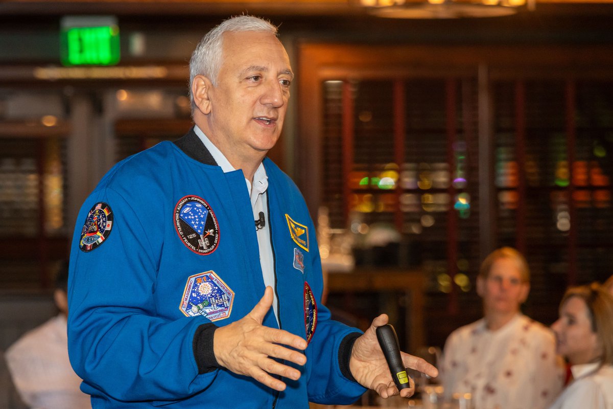 Mike Massimino tweet media