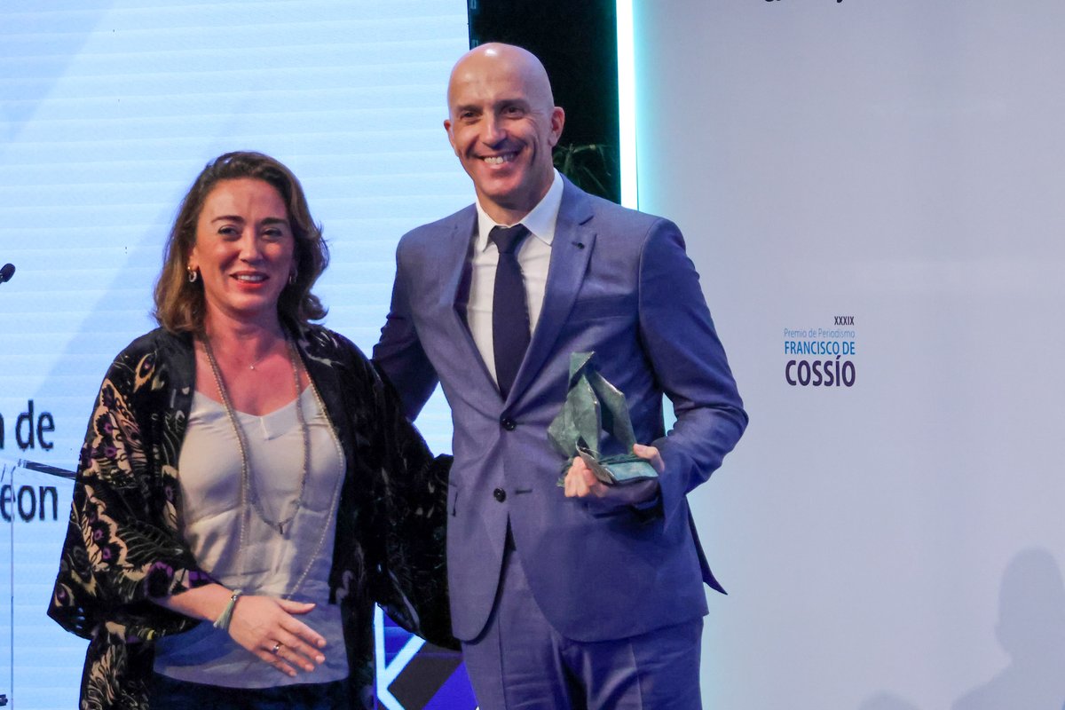 <a href="/TribunaVall/">Tribuna Valladolid</a> 📸La imagen ‘Procesión del Cristo de la Buena Muerte. Semana Santa de Zamora 2024’ ha hecho a <a href="/CesarMansoFoto/">Cèsar Manso</a> merecedor del #PremioCossío en la modalidad de fotografía
 
La instantánea fue distribuida por @afpphoto y publicada en medios internacionales como 'The Washington Post'