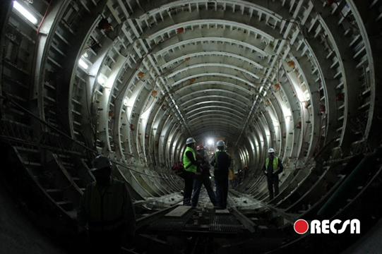 Empieza la cuenta regresiva para cerrar este 2025. Tiempo de reflexión. A lo largo de mi trayectoria he aprendido una lección clave: el esfuerzo y la dedicación siempre darán frutos.
Todos comenzamos aprendiendo, equivocándonos y levantándonos una y otra vez. La construcción me