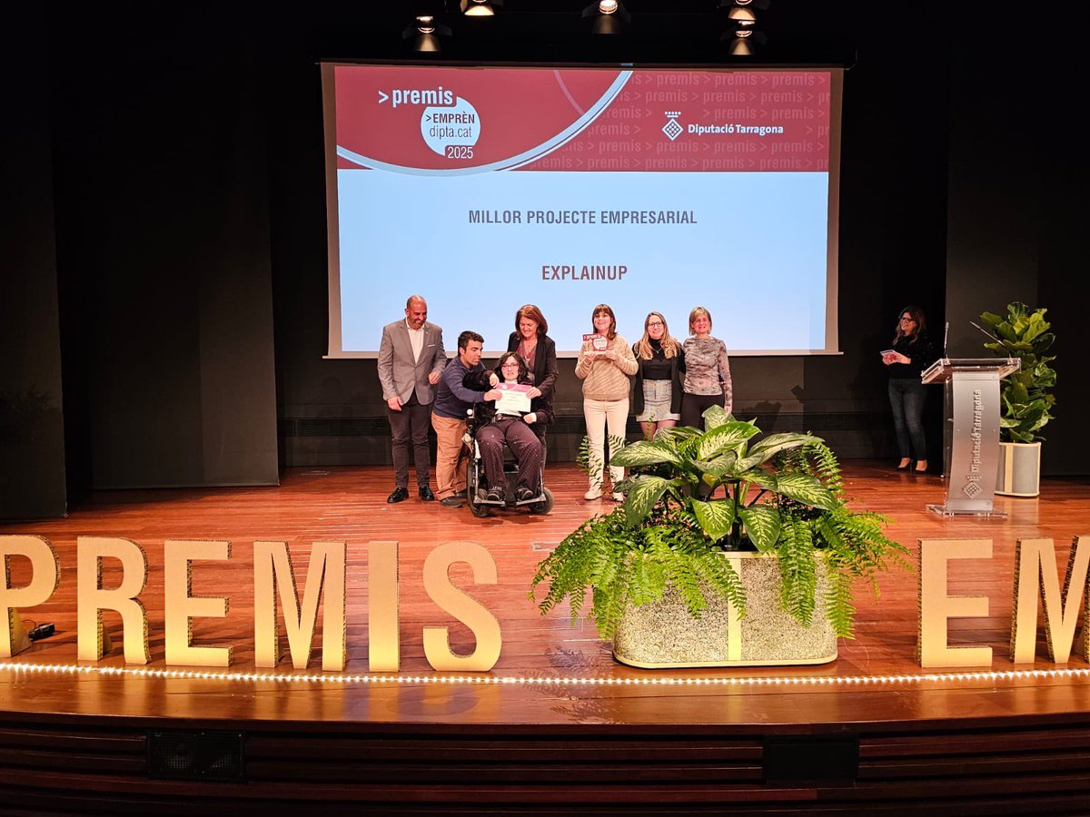 Dipta_cat's tweet photo. @nllaurado @RaiRecoder 🏅Els 10 projectes guanyadors de la 13a edició dels #PremisEmprèn @Dipta_cat són: 
👉Neumacare de #Calafell, Neuhera de #VandellòsilHospitaletdelInfant, ExplainUp de #Tarragona, Somni Games Studios de #MontroigdelCamp... https://t.co/xU75QW9lze