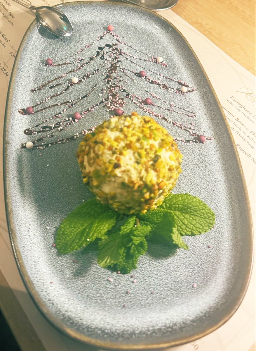 Lass ich euch an meinem Nachtisch teilhaben…hab an euch gedacht beim Essen 🫶🫂