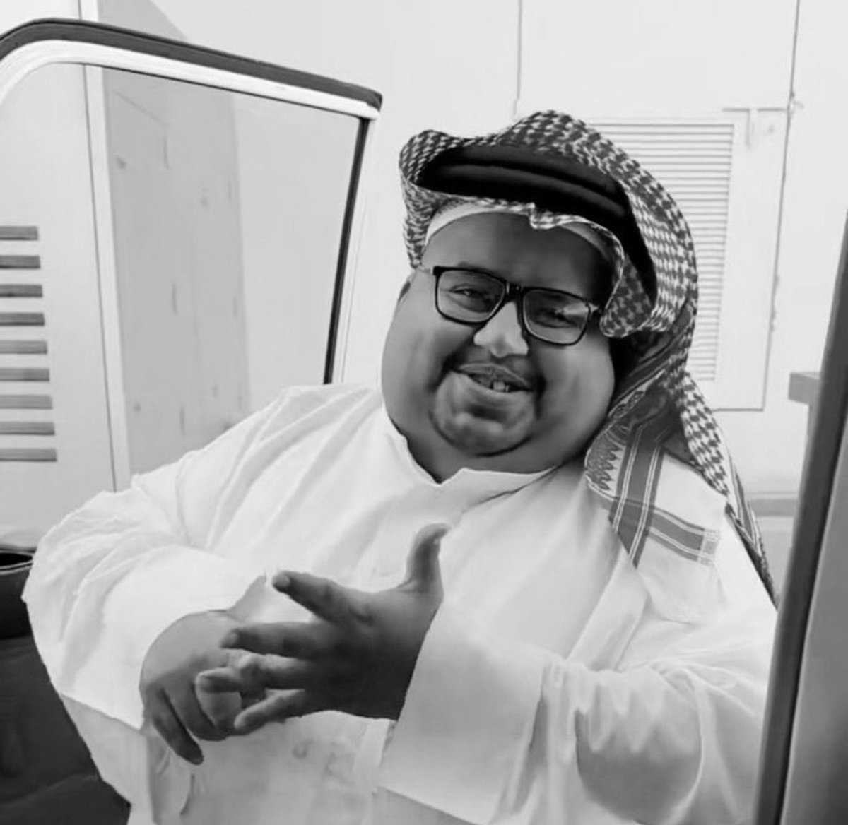 60gx98's tweet photo. رحمك الله ياصاحب الضحكة الجميلة ، ويابو كلمة هلا و مرحبا ، اللهم عوض شبابه في جنات النعيم و اغفر له و تجاوز عنه #ابو_مرداع https://t.co/lhxYVRrWty