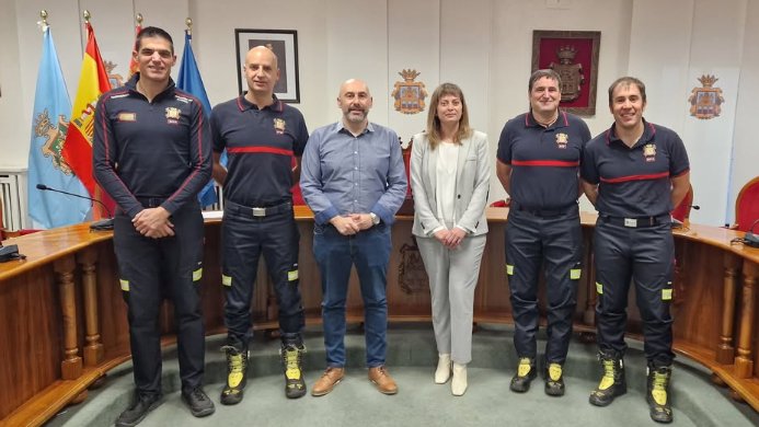 Queremos enviar nuestra más sincera enhorabuena a los nuevos cabos de los <a href="/BomberosAranda/">AD Bomberos Aranda de Duero</a>  🚒🔥. Un orgullo ver cómo profesionales tan comprometidos siguen creciendo dentro del servicio. ¡Mucho ánimo en esta nueva etapa y gracias por vuestra lucha diaria! 👏🚨💛