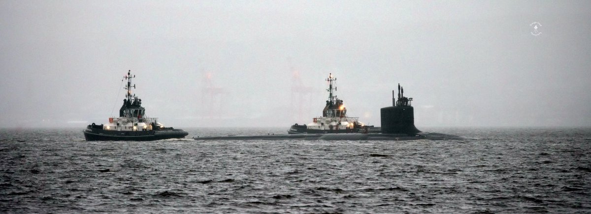DougieCoullPix's tweet photo. Wet, dark, and miserable for today’s arrival 😔

#photography #shipping #maritime #usnavy #navy #submarine #submariner #virginiaclass https://t.co/BJz69A6CEP