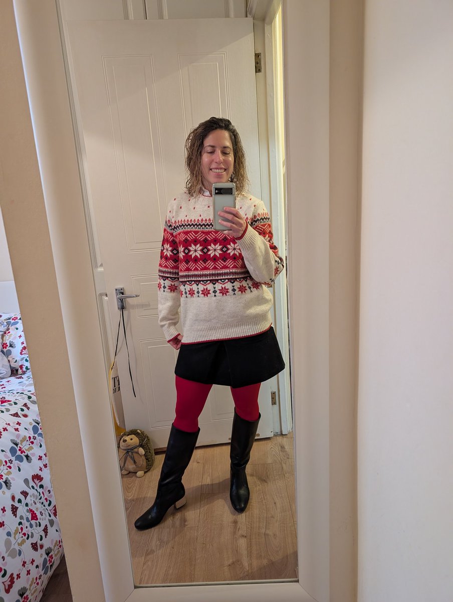 Hoy es Christmas jumper day en UK así que les dejo a Anita versión navideña