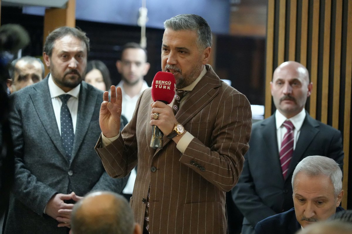 AlpDoganMHP's tweet photo. 📍Çubuk

Dinlemedik dert, paylaşılmadık sorun kalmayacak…
Tasanı dinlemeye, kaygını anlamaya, sıkıntını paylaşmaya geliyoruz.

Genel Başkan Yardımcımız Sn. Ahmet Selim Yurdakul, Çubuk İlçe Başkanımız Sn. Satılmış Ezandemir, Çubuk Belediyesi MHP Meclis Üyelerimiz ile birlikte Çubuk Terör Mağdurları Dernek Başkanı Sn. Zeki Avan’ın katılımlarıyla kahraman gazilerimiz ve fedakâr şehit ailelerimiz ile bir araya gelerek Bilge Liderimiz, Genel Başkanımız Sn. Devlet Bahçeli Beyefendi’nin selamlarını ilettik.

Kahraman gazilerimizin ve fedakâr şehit ailelerimizin her daim yanındayız. 🇹🇷
