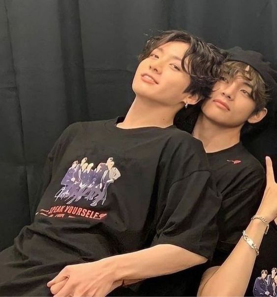 YolandaOvi76555's tweet photo. Una foto Taekook para cada dia 💜💚🐰🐻

Día 16

#SupportJKyTH #JungkookTaehyungPowerCouple #StreamsForJKandTH #LayoverMoments #GoldenMoments #GoldenOnRepeat #LayoverOnRepeat #SupportTAEKOOK #JUNGKOOK #TAEHYUNG https://t.co/4NEeVhGHgR