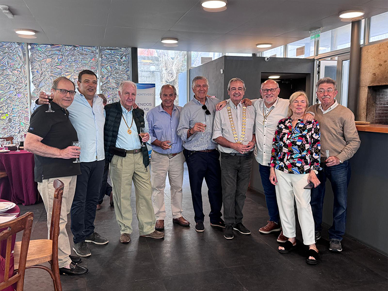 skalmvd's tweet photo. "El Último del Año" en Parva Domus: encuentro con amigos para compartir un rico almuerzo de camaradería. Con el espíritu Skal: salud, larga vida y amistad.

Gracias a todos. ¡Nos vemos en el próximo año! https://t.co/gCxUHQ7wcA