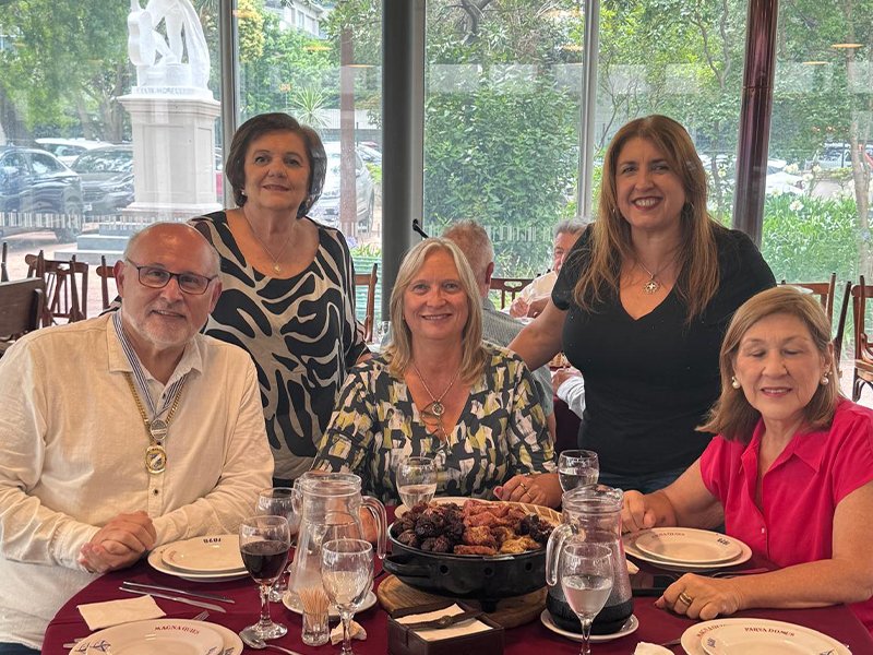 skalmvd's tweet photo. "El Último del Año" en Parva Domus: encuentro con amigos para compartir un rico almuerzo de camaradería. Con el espíritu Skal: salud, larga vida y amistad.

Gracias a todos. ¡Nos vemos en el próximo año! https://t.co/gCxUHQ7wcA