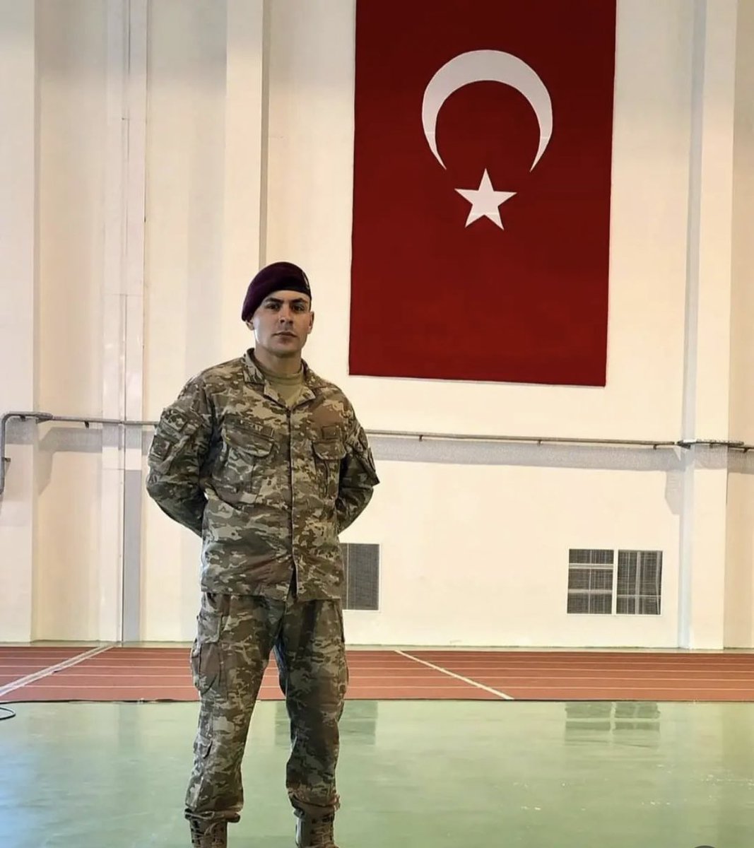 🇹🇷 Şehit Bordo Bereli Uzm. Çvş.  
Muhammed Mustafa Koca.

Ruhu şad, mekanı cennet olsun!