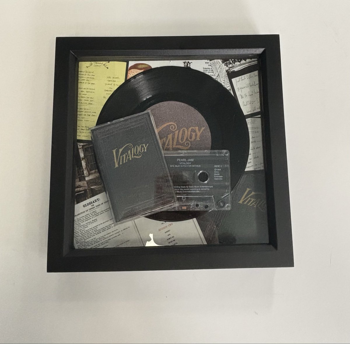 Couple of new pictures added to my shop. #Air #Moonsafari and #PearlJam #Vitalogy

andyspopart.etsy.com