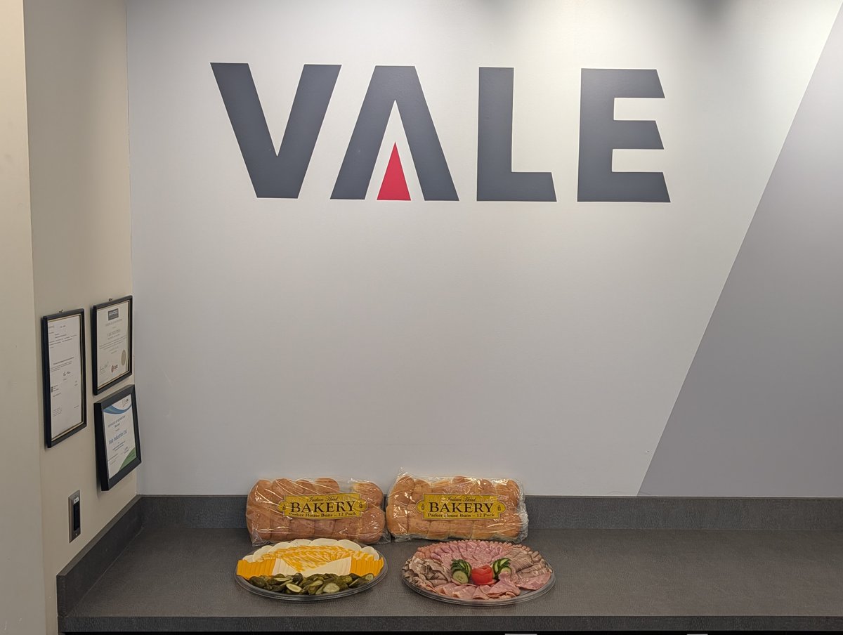 A big thank you to Sherwood Co-op in Indian Head for dropping off a delicious lunch for our team today! 🙌

🍽️
We truly appreciate the generosity and community spirit. 💛

#ThankYou #CommunitySupport #ValeIndustries