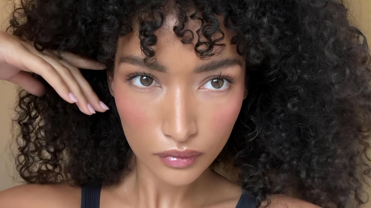 aesthetickyc's tweet image. Thursday.