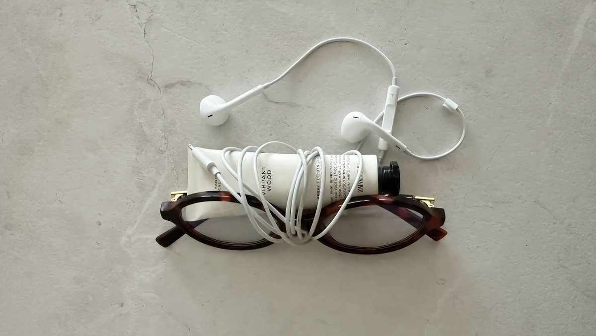 aesthetickyc's tweet image. Thursday.