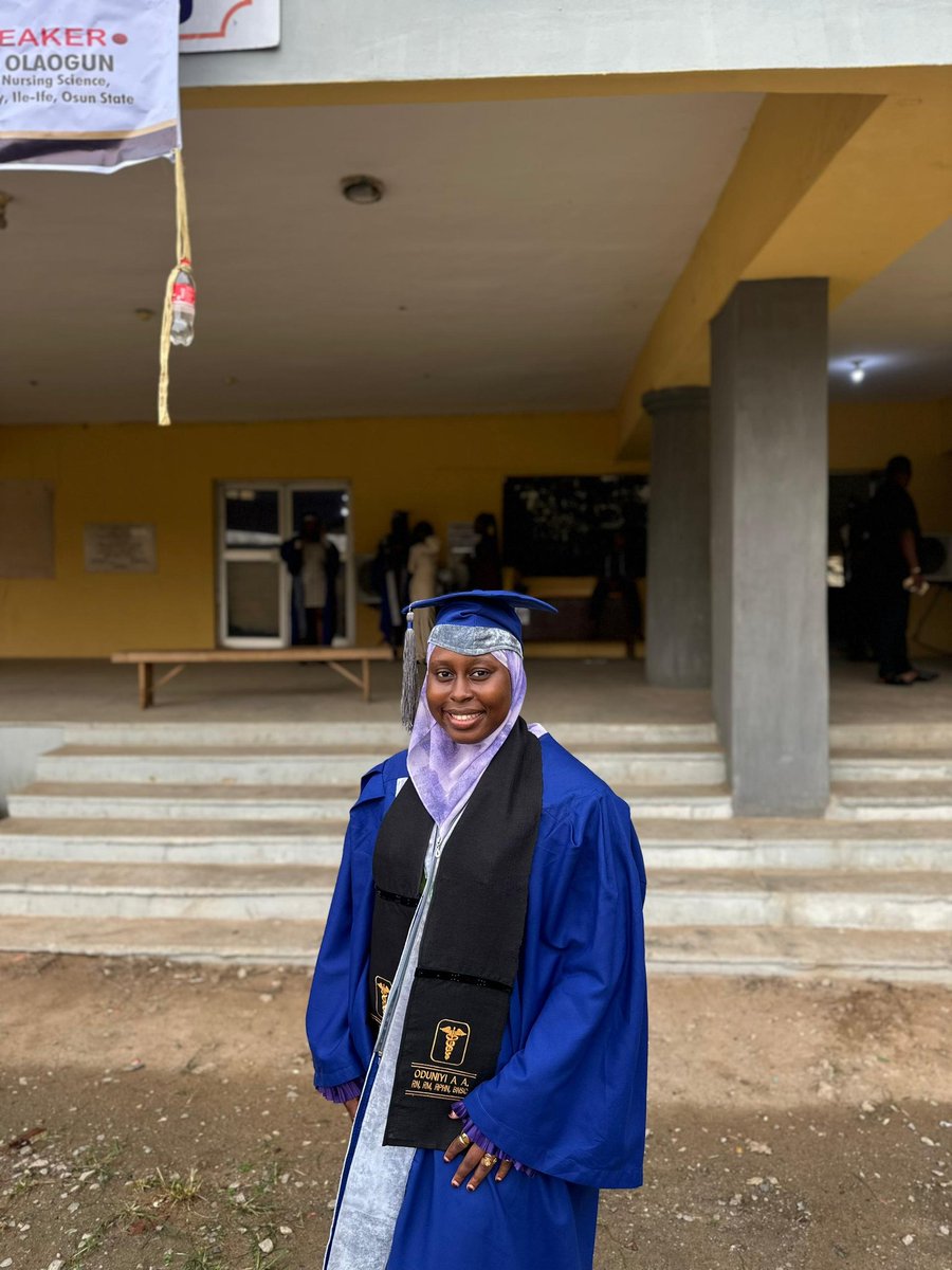 AishahOduniyi's tweet photo. Done and dusted
An official Nurse 🤭🤭 https://t.co/eIkByfQdls
