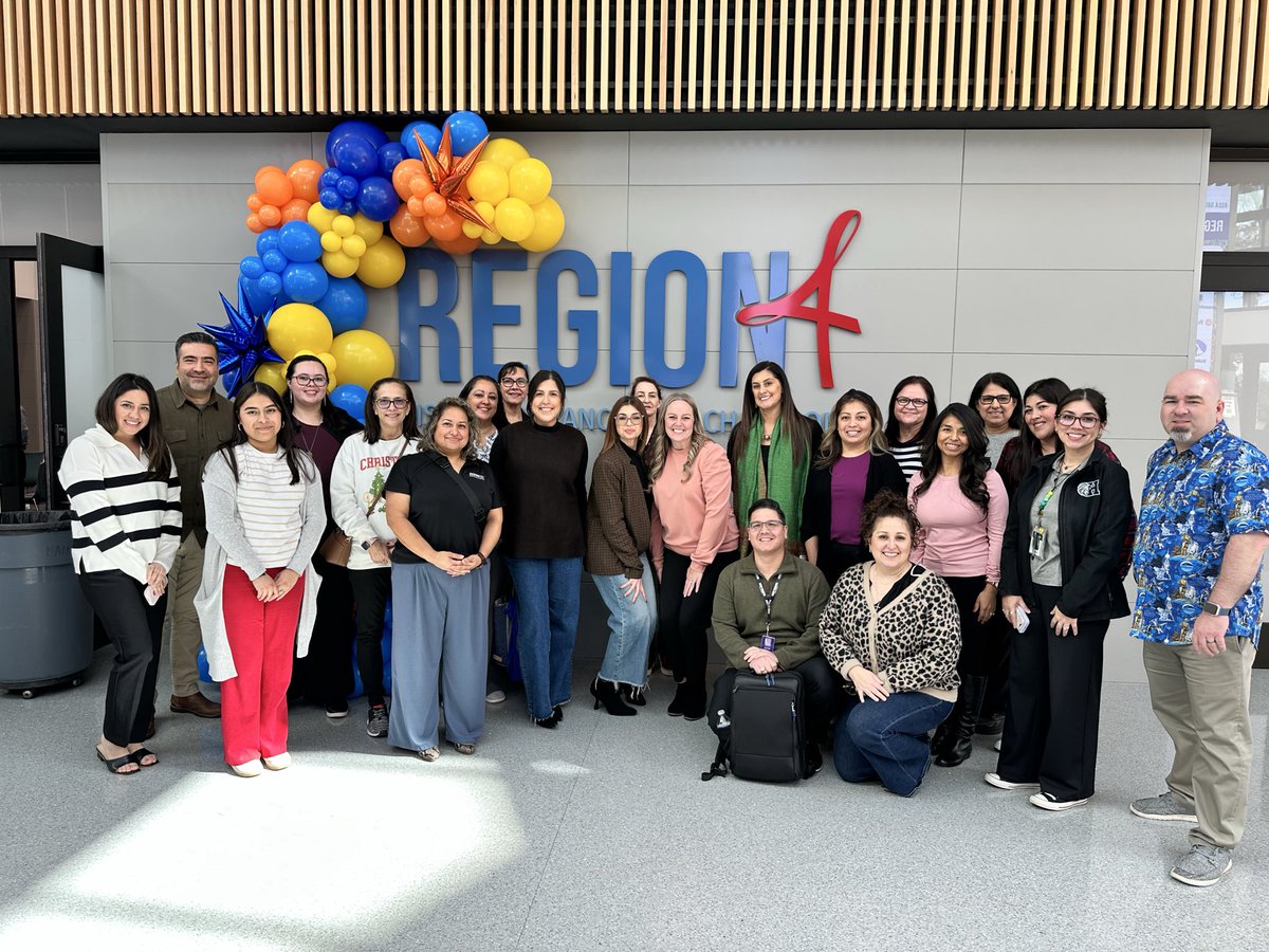 RayAndrus's tweet image. #R4BESLConf Great conference with an amazing team. Region 4 Bil/ESL @AlvinISD_EL