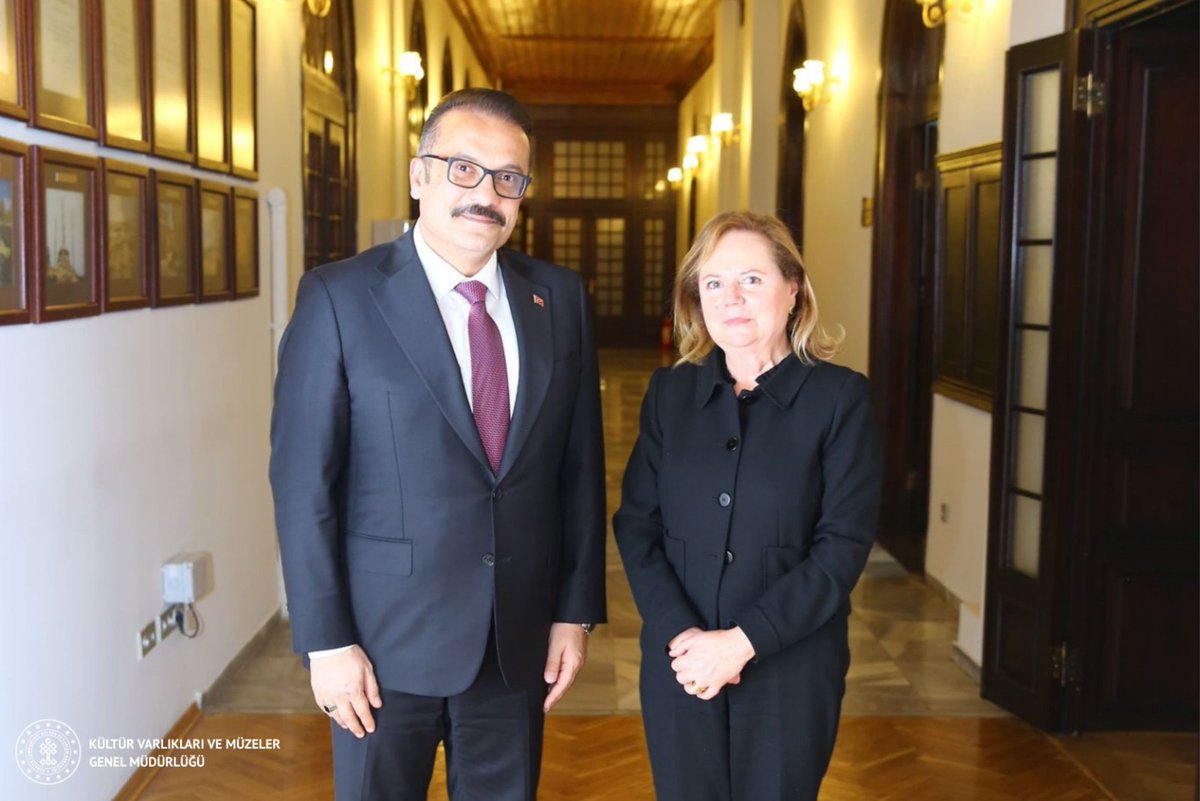 Troya’nın İzleri 2026’da Roma’da

Geçtiğimiz yıl Kolezyum’da düzenlenen “Göbeklitepe: Kutsal Bir Yerin Gizemi”, bu yıl ise “Magna Mater” sergilerinin ardından, Türkiye–İtalya kültürel iş birliği bir adım daha ileriye taşındı. Yapılan ikili görüşmeler sonucunda, 2026 yılında