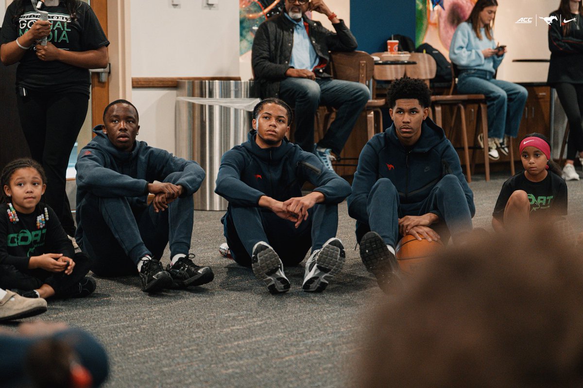 SMU Basketball tweet media