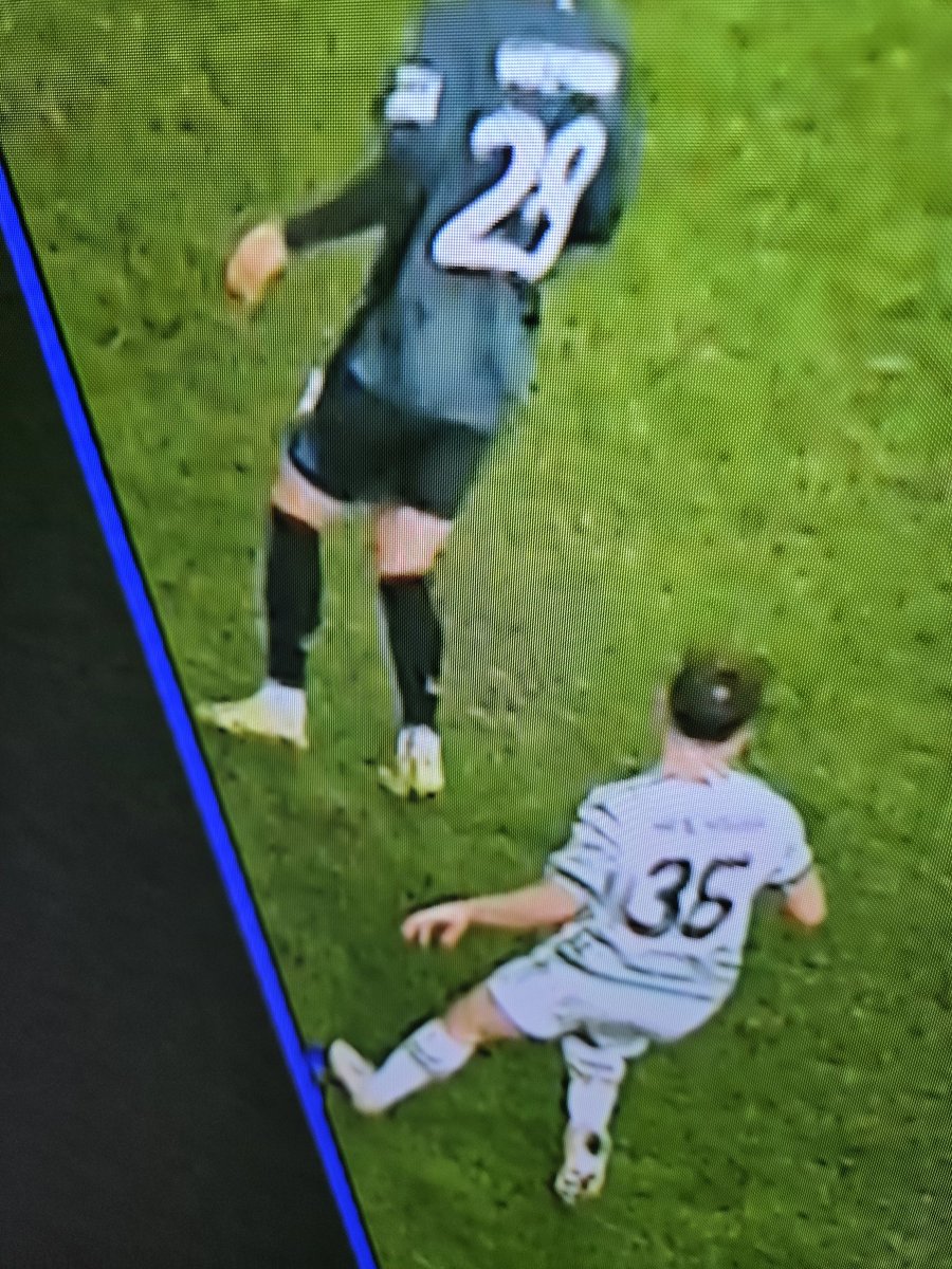 JIMYES45's tweet photo. @BTsports ask Ally to look at the pictures again, and tell us all why this isn't offside.  This is the official VAR picture shown during the match. Can anyone explain? https://t.co/r20deLGcd7