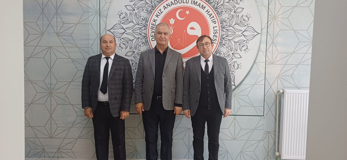 zonguldakodm's tweet photo. Türkiye Yüzyılı Maarif Modeli ölçme ve değerlendirme uygulamaları ve MEB Ölçme Değerlendirme Yönetmeliği hakkında öğretmenlerimizi bilgilendirmek amacıyla kurum müdürümüz Ufuk Ata ve müdür yardımcımız İsmail Pamuk Devrek Kız Anadolu İmam Hatip Lisesi'ni ziyaret etti.
@mebodsgm https://t.co/bMnW71TiJE