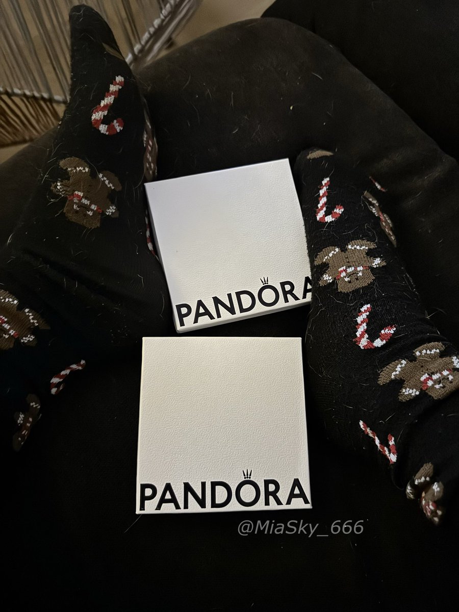 Meine kleine Zahlfotze <a href="/Melanie4243140/">Melanie</a> … dein Weihnachtsgeschenk ist heute angekommen…und ich sehe, wie viel Mühe und Gefühl du da reingesteckt hast. Diese Hingabe macht deinen Platz unter mir nur noch sicherer.🎄💋

<a href="/FaDo_FinSupport/">FaDo - Findom Support</a> <a href="/Soxsnake/">SmellySocksFetish</a> <a href="/WornSocks69/">Worn Socks</a> <a href="/rtfindom/">RT FinDom 70k+ ♥</a>