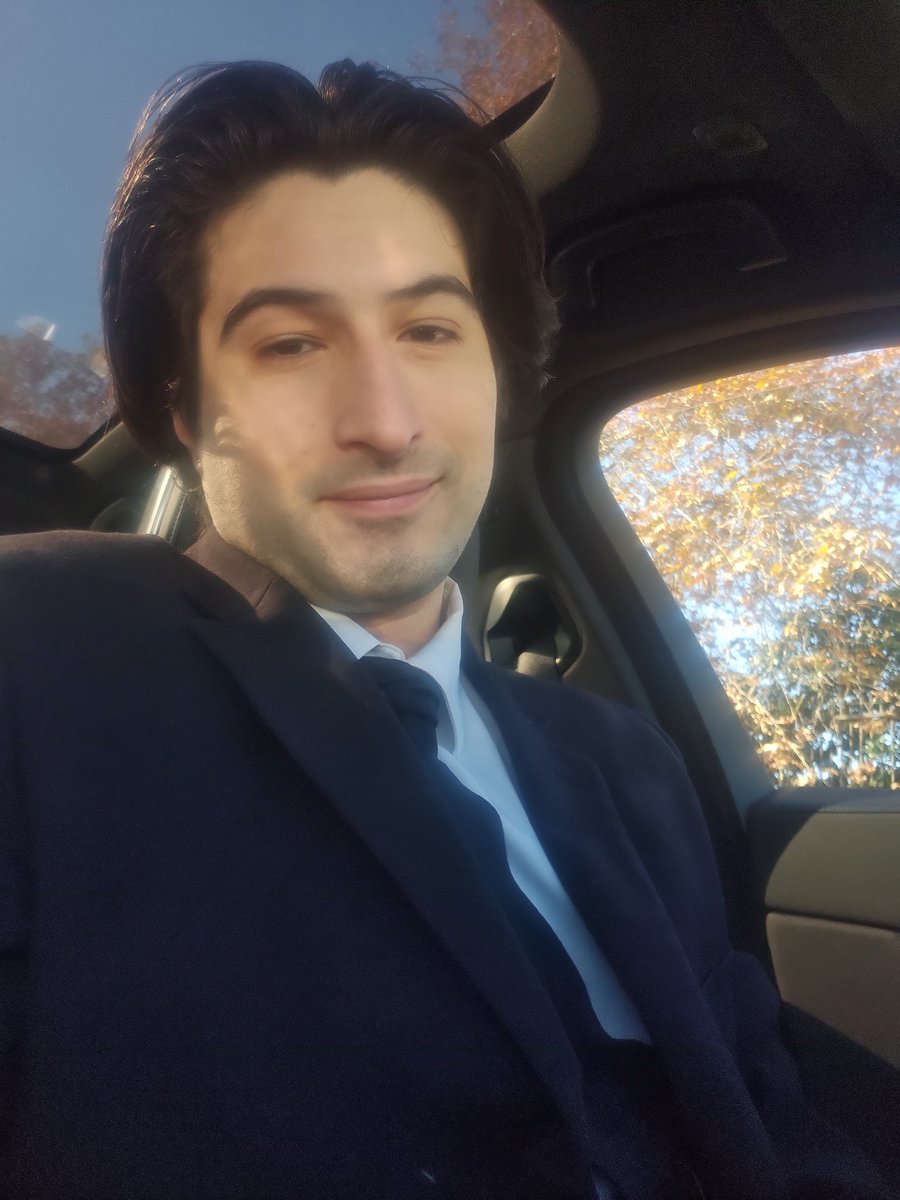 MAXSHOUTS's tweet photo. BACK ON SET https://t.co/TVj66AezZZ
