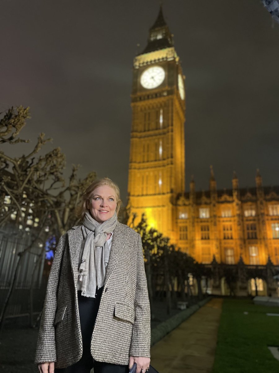 Lobbying for the vote to suspend the business of the House to allow youngsters from the UK Children’s Parliament to sit for a day next autumn in a debate. Thanks for coming ⁦<a href="/paulforPCC/">Paul Richards</a>⁩ my compadre from ⁦<a href="/GBNEWS/">GB News</a>⁩ A legacy of the late Sir David Amess respected by all.