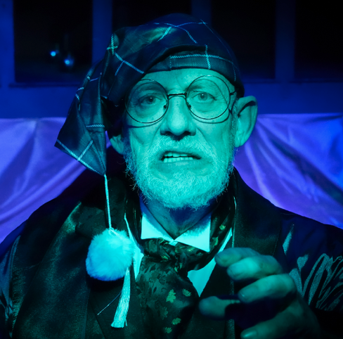 JayBeeAlexander's tweet photo. "I am here tonight to warn you that you have a chance and hope of escaping my fate.  A chance and hope of my procuring, Ebenezer."

A Christmas Carol at @SecretTheatreNY starring Richard Mazda as Scrooge opens tonight.  

Tickets at https://t.co/i5fxysNZ16 https://t.co/s3WdH5yXeC