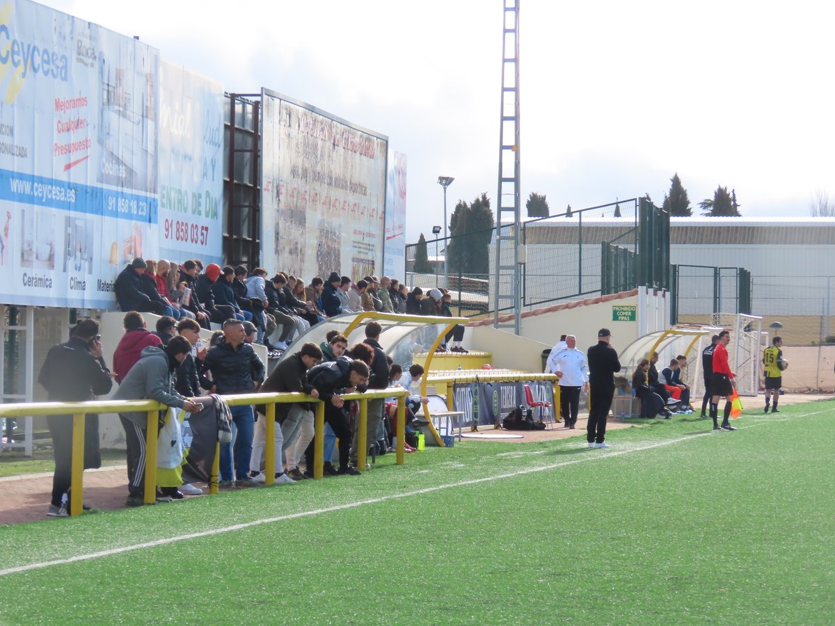 LesterEDrake's tweet image. Always a pleasure to visit El Chopo and to enjoy the excellent company from both sets of fans. We weren't expecting too many goals and we didn't get any. Had a lovely time though 👌💚💚💛🖤
⚽️@CDGalapagar v @SADvillaverde 
🏆3RFEF G7
🏟️El Chopo
💶ProLiga5€ (Gen 10€)
📅06.12.25