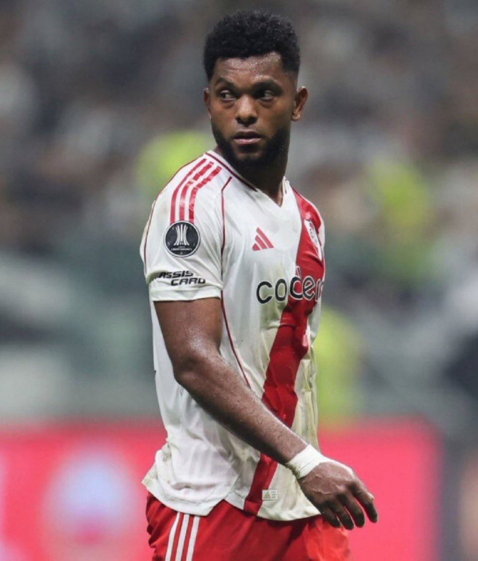 FerRomeroCarp's tweet image. Esta basura es toda de ustedes eh, cuando lo puteábamos en la cancha o lo silbábamos decían que hay que bancar. 
Qué poco se lo maltrató a este inútil. Por mi parte tranquilo que siempre que pude me manifesté en la cancha puteándolo. 
Para este 2026 le pido que no se ovacione a…