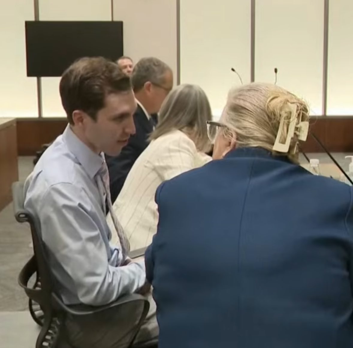imadriienne's tweet image. #CharlieKirk #CharlieKirkAssassination #TheMurderOfCharlieKirk   

🚨 #BREAKING  

TYLER ROBINSON APPEARS IN COURT LIVE NOW 👇🏼👇🏼 

(screenshots taken below)