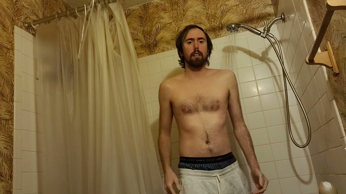 spiderkie94's tweet photo. Oh yeah, definitely ripped. https://t.co/VK3k4ElUrb