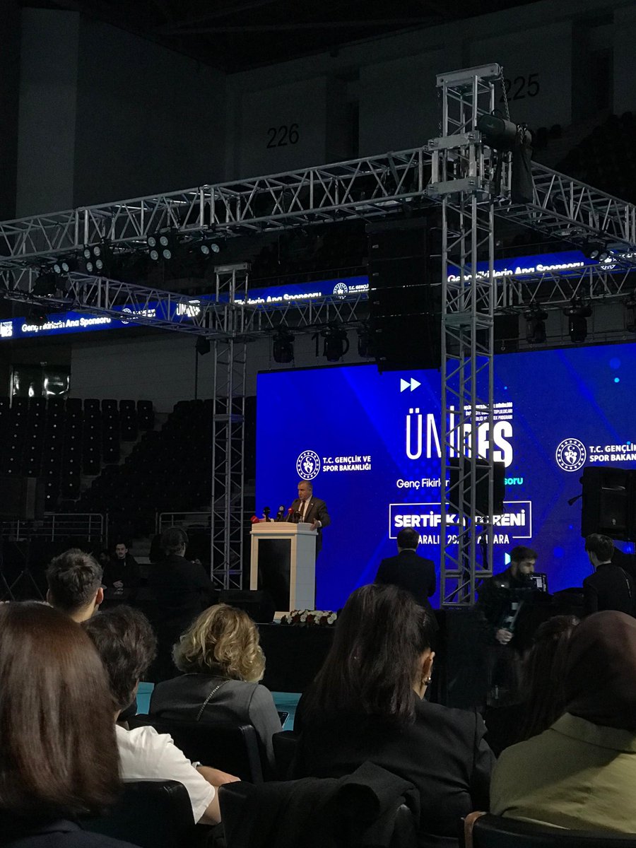 Neu_Tarih's tweet photo. Bugün, Gençlik Hizmetleri Genel Müdürlüğü Üniversite Öğrenci Toplulukları İş Birliği ve Destek Programı Sertifika Töreni’ndeydik. 

Bu değerli iş birliğinde emeği geçen, destek olan ve katkı sağlayan herkese yürekten teşekkürlerimizi sunuyoruz. https://t.co/sElddFGfCq