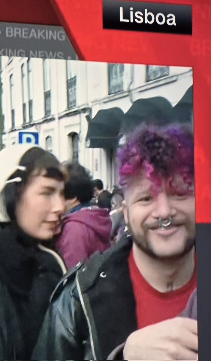 Trabalhadores qualificados marcham em Lisboa à procura de emprego.