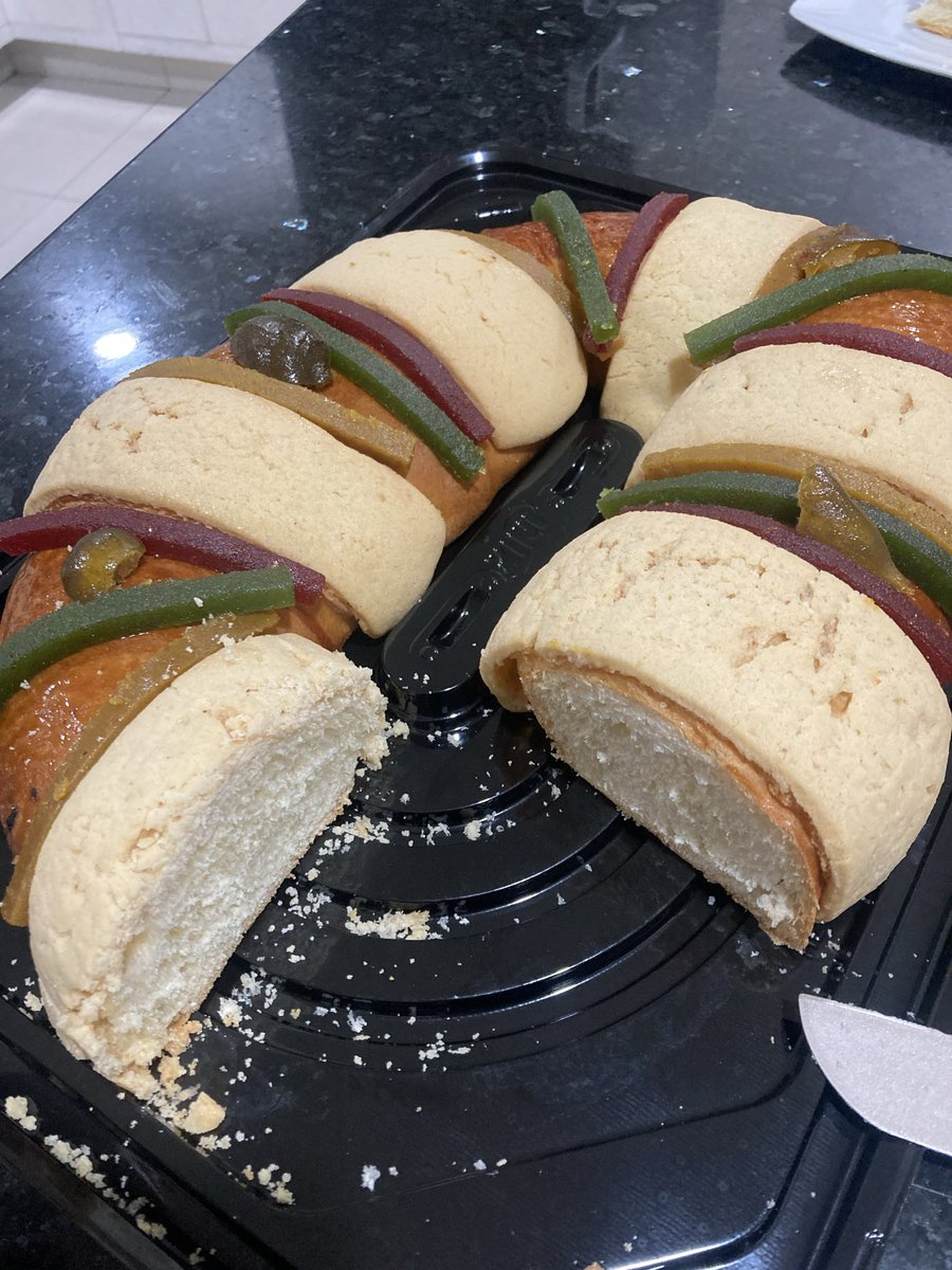 CactusBar_Mx's tweet photo. No compren  rosca de reyes en @TiendaSoriana , son un fraude, no contiene ningún muñeco.

7 roscas ninguna contenía muñecos de la supuesta colección. https://t.co/eulmUHKhAH