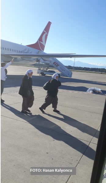 Türklükle uzaktan yakından ilgileri yoktu ama..
Yargı'da, eğitimde, bürokrasideki her kademede...
'Ne mutlu Türk'üm diyene' diye diye götürüyorlardı cumhuriyet nimetlerini..
ERDOĞAN geldi düzenlerini bozdu..

Profil fotoğrafı olarak koymuş bir ‘’Kalpaklı Mustafa Kemal’’ resmi,