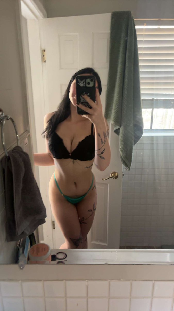 slut762's tweet photo. hii #nsfw #boobs https://t.co/Ye413kVlFg