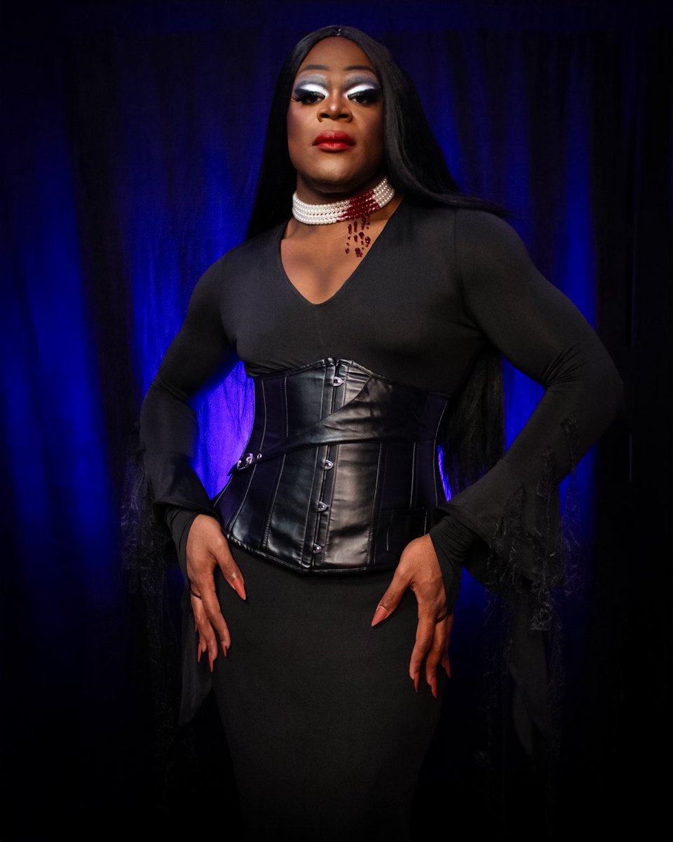 Don’t torture yourself, that’s my job 🥀

FINALLY FINISHED MY ADDAMS FAMILY SERIES EVERYONE CHEER!!!