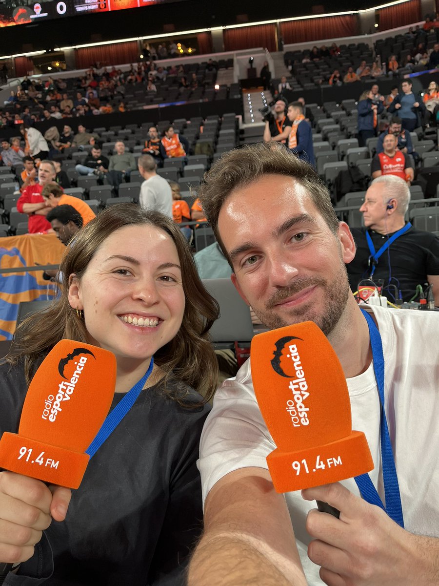 Arranca la retransmisión del <a href="/valenciabasket/">Valencia Basket Club</a> 🆚Efes en la 91.4FM 🏀🍊

🎙️<a href="/abelaguado_/">Abel Aguado</a>
🗣️<a href="/CasesEva/">Eva Cases Rey</a> 

🎧91.4FM y radioesport914.com