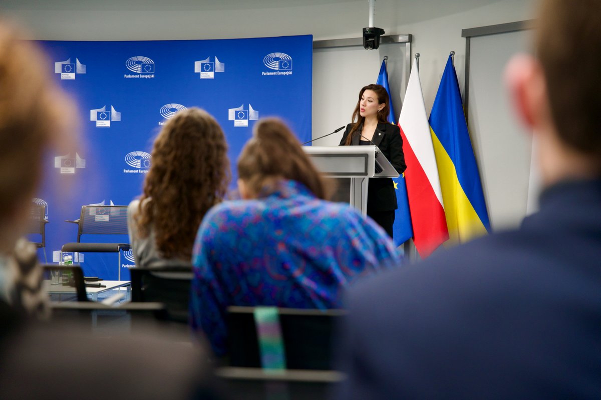 UNICWarsaw's tweet photo. 10.12 w #DzieńPrawCzłowieka w @EUinPL odbyło się wydarzenie @DiplomacyFMD i Another Perspective, którego byliśmy partnerem.

Event zgromadził wspaniałych gości i panelistów, ale przede wszystkim młode osoby zaangażowane w #PrawaCzłowieka.

Dziękujemy, że Wam zależy! 

#UNICWarsaw https://t.co/fAbwONzeQG