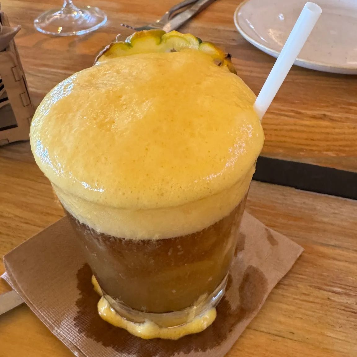 2TallTom's tweet image. #MonkeyPod #MaiTai #Maui Christmas.

It's Monkey Pod time.
My favorite seat by the sea.
Maui Brewing's next.

#haiku #travel #cruise #rivercruise  #ABD #Disney  #DCL #follow #Azamara #AmaWaterways #TravelAgent
linktr.ee/2talltom