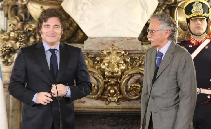 🟥⚠️✅ Por culpa del loco fascista de Javier Milei y su Ministro de Salud Mario Lugones, ya tenemos 224 fallecidos por el Fentanilo, 8 fallecidos por tos convulsa, 60 muertos por falta de medicamentos oncológicos. Deberían ser condenados por delitos de lesa humanidad.