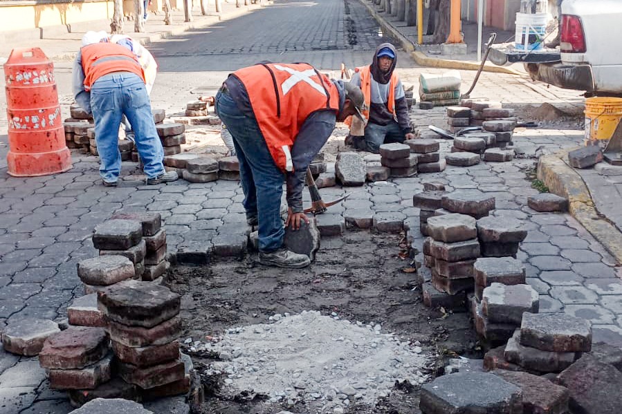 Con trabajos de renivelación y mejora urbana cierra el gobierno de ASG el 2025 pulsored.com/con-trabajos-d… vía <a href="/PulsoRed/">Pulsored</a>