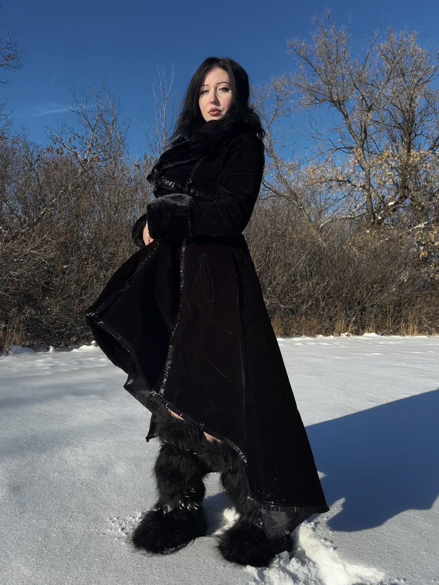 God I love the snow :3