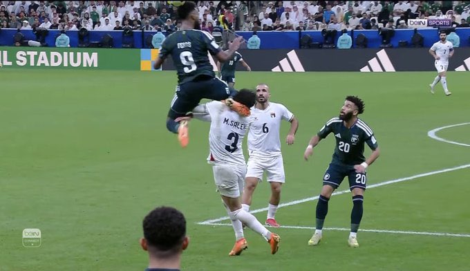 CintaSenora's tweet image. البريكان كيف له عين يعترض؟!😭😭😂
#فلسطين_السعودية 
#كأس_العرب2025