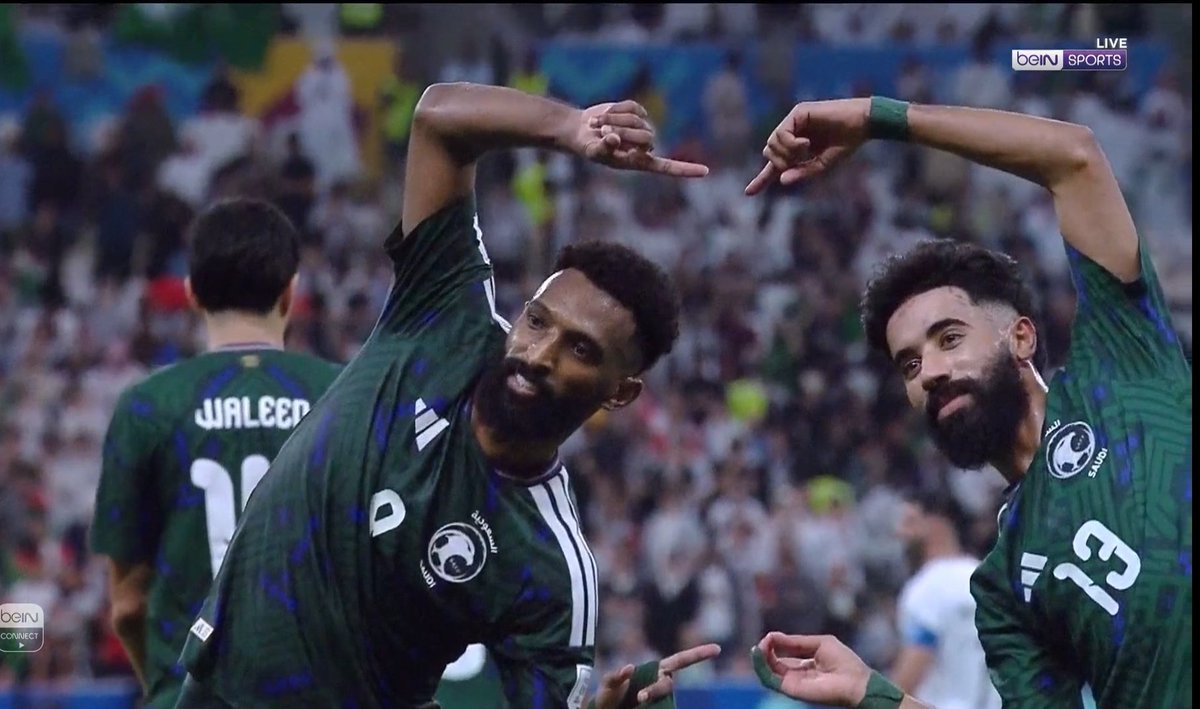 DB_Arabic's tweet photo. احتفالية لاعبين المنتخب السعودي اليوم

تأثير دراغون بول 🇸🇦🔥 https://t.co/riDnG3MzDb
