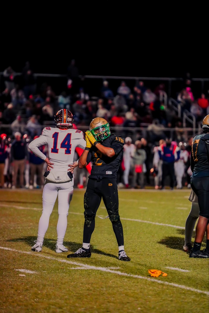 Junior season film and stats 
90+
20TFL
3FF
2FR
5PBUs
hudl.com/video/3/192359…