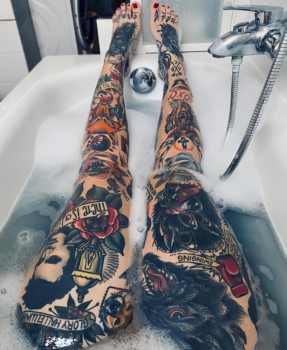 vnghtsky's tweet image. ⠀⠀⠀

         Silence! Mommy’s relaxing right now.🔥