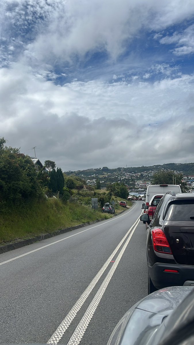 #Dalcahue 

Más de 3 días seguidos esperando mínimo 2 horas para cruzar y aún no estamos en verano !